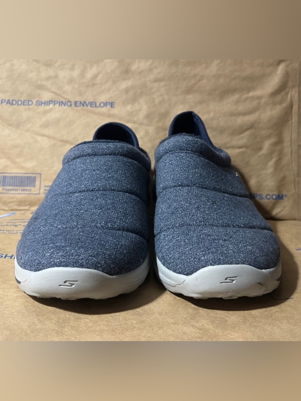 Skechers Women's, Gowalk Lounge - at Ease Slip-On Size 8.5 - Picture 2 of 6